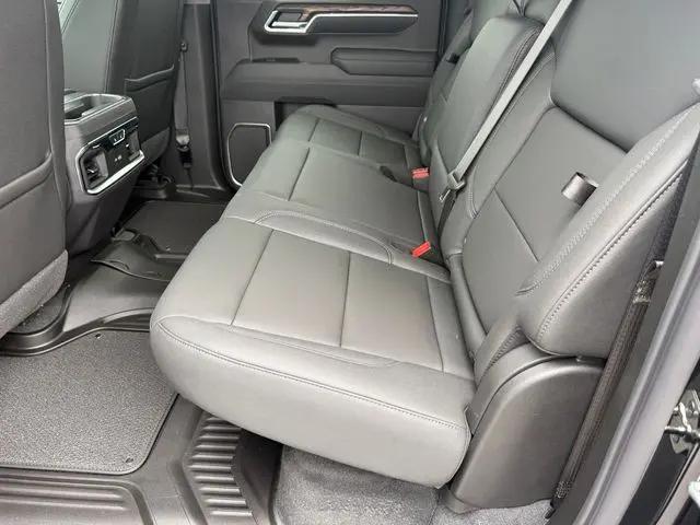 2026 GMC Sierra 1500 Crew Cab, Short Bed, SLT, 4WD