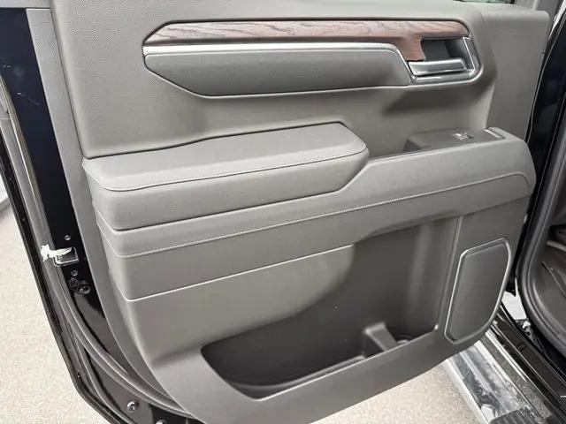 2026 GMC Sierra 1500 Crew Cab, Short Bed, SLT, 4WD