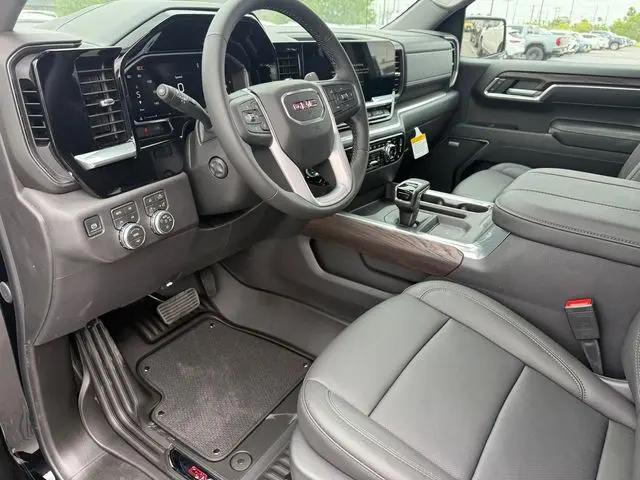 2026 GMC Sierra 1500 Crew Cab, Short Bed, SLT, 4WD