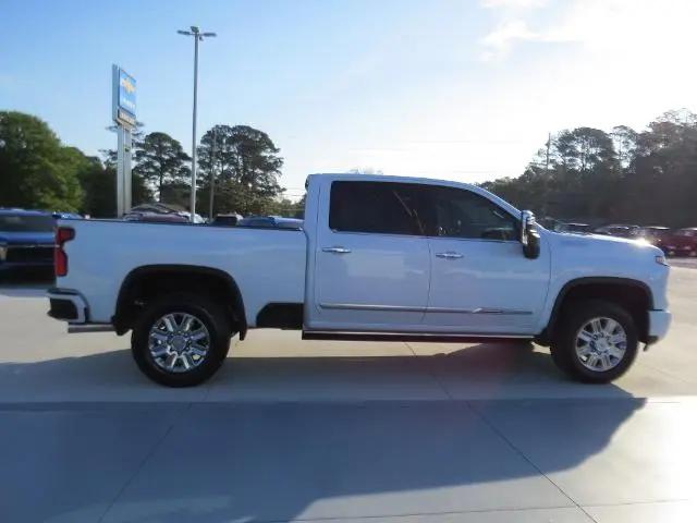 2026 Chevrolet Silverado 2500HD Crew Cab, Standard Bed, High Country, 4WD
