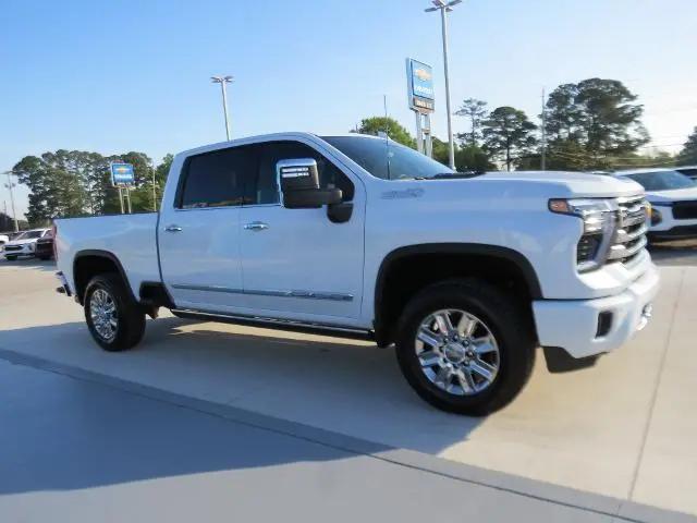 2026 Chevrolet Silverado 2500HD Crew Cab, Standard Bed, High Country, 4WD