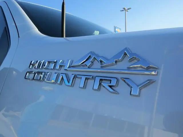 2026 Chevrolet Silverado 2500HD Crew Cab, Standard Bed, High Country, 4WD