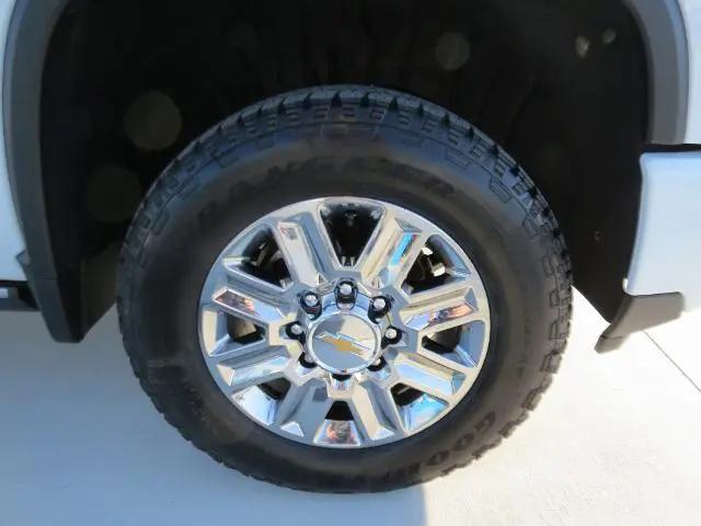 2026 Chevrolet Silverado 2500HD Crew Cab, Standard Bed, High Country, 4WD