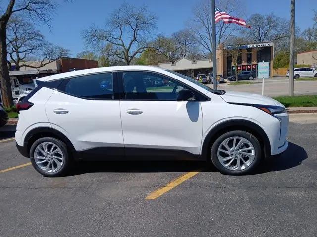 2027 Chevrolet Bolt LT FWD
