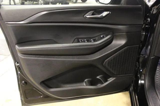 2025 Jeep Grand Cherokee L Altitude 4x4