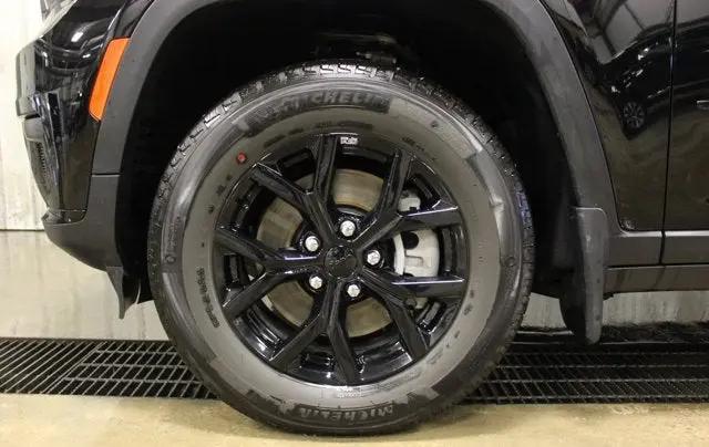 2025 Jeep Grand Cherokee L Altitude 4x4