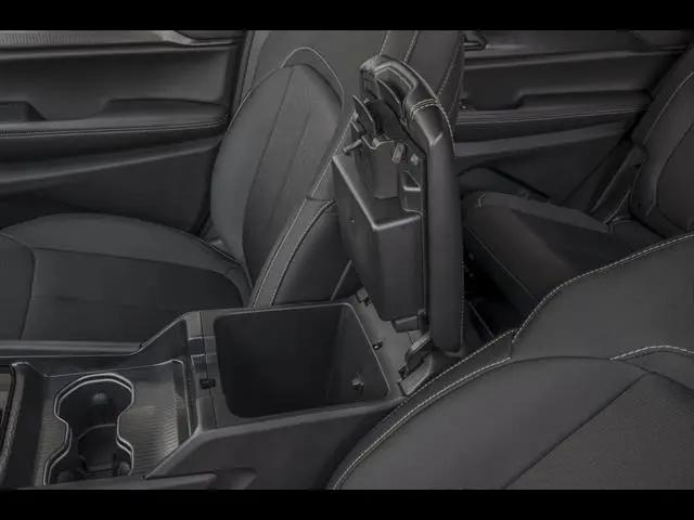 2025 Jeep Grand Cherokee L Altitude 4x4