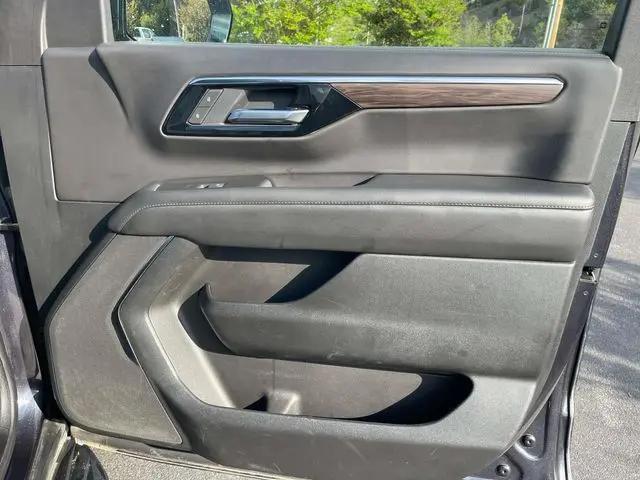 2025 Chevrolet Tahoe 4WD LT