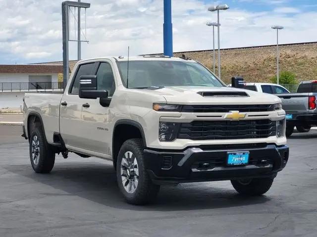 2026 Chevrolet Silverado 2500HD Crew Cab, Long Bed, Custom, 4WD