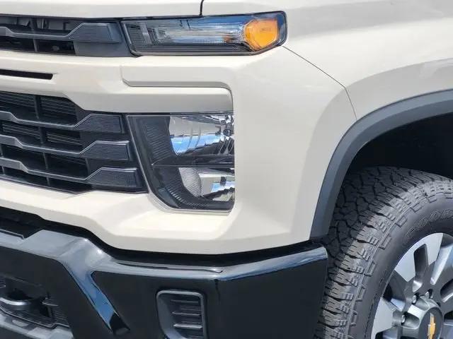 2026 Chevrolet Silverado 2500HD Crew Cab, Long Bed, Custom, 4WD