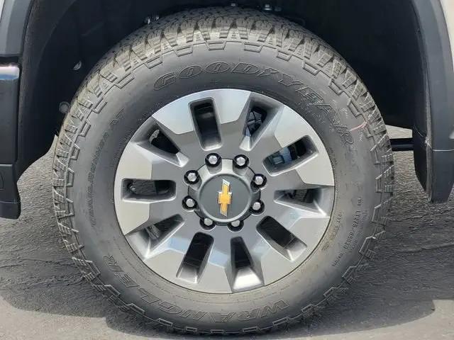 2026 Chevrolet Silverado 2500HD Crew Cab, Long Bed, Custom, 4WD