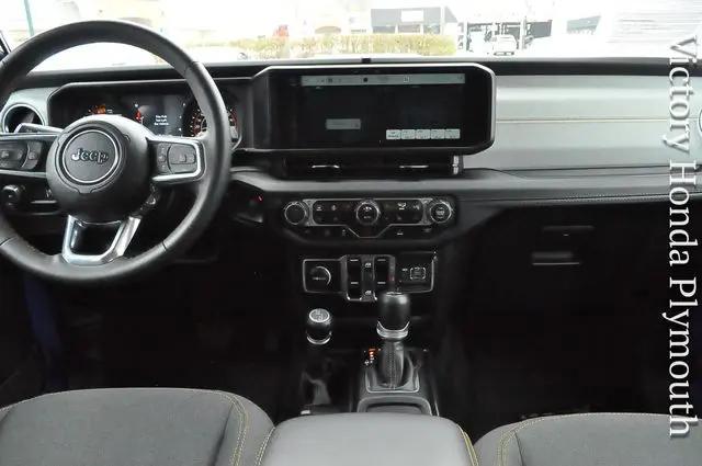2024 Jeep Wrangler 4-Door Sahara 4x4