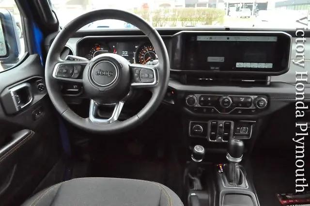 2024 Jeep Wrangler 4-Door Sahara 4x4