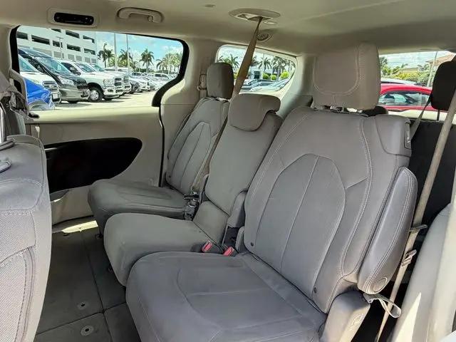2017 Chrysler Pacifica Touring