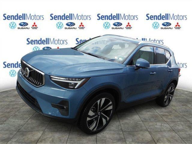 2024 Volvo XC40 B5 Plus Bright Theme