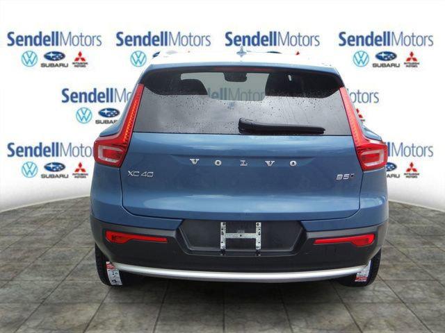 2024 Volvo XC40 B5 Plus Bright Theme