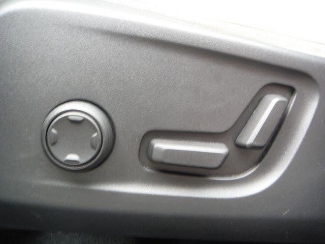 2024 Volvo XC40 B5 Plus Bright Theme