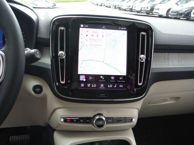2024 Volvo XC40 B5 Plus Bright Theme
