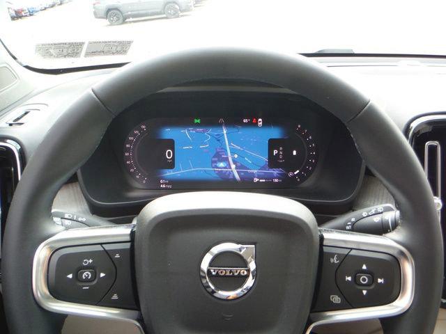 2024 Volvo XC40 B5 Plus Bright Theme