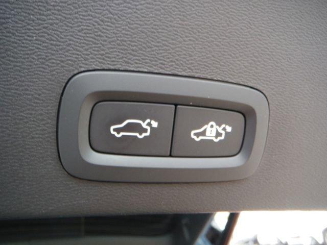 2024 Volvo XC40 B5 Plus Bright Theme