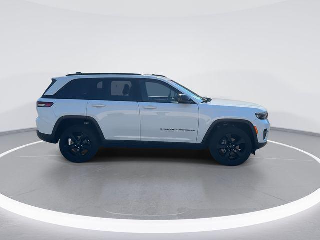 2022 Jeep Grand Cherokee Altitude 4x4