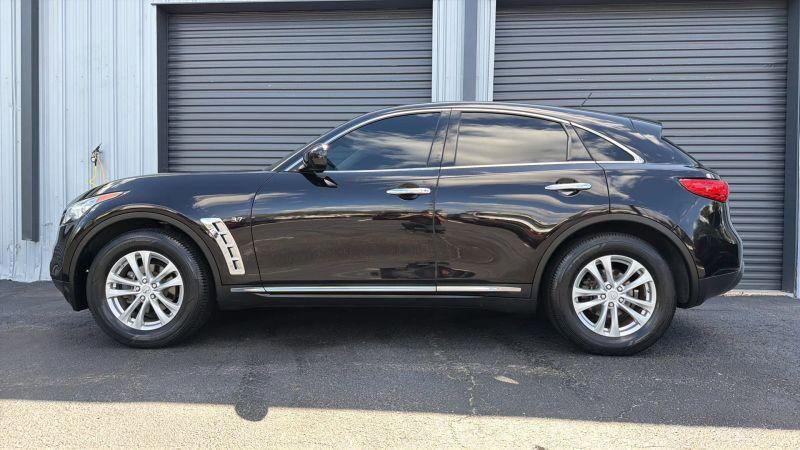 2017 INFINITI QX70 3.7