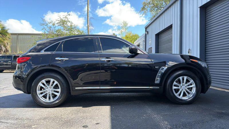 2017 INFINITI QX70 3.7