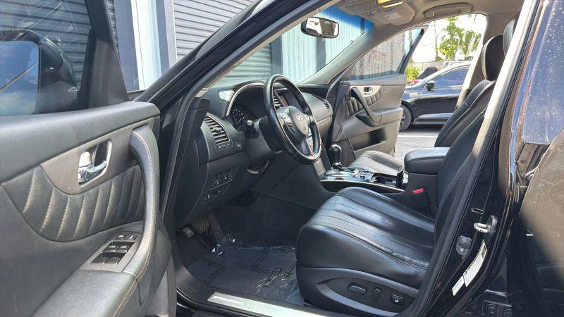 2017 INFINITI QX70 3.7