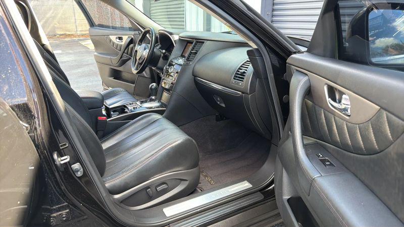 2017 INFINITI QX70 3.7