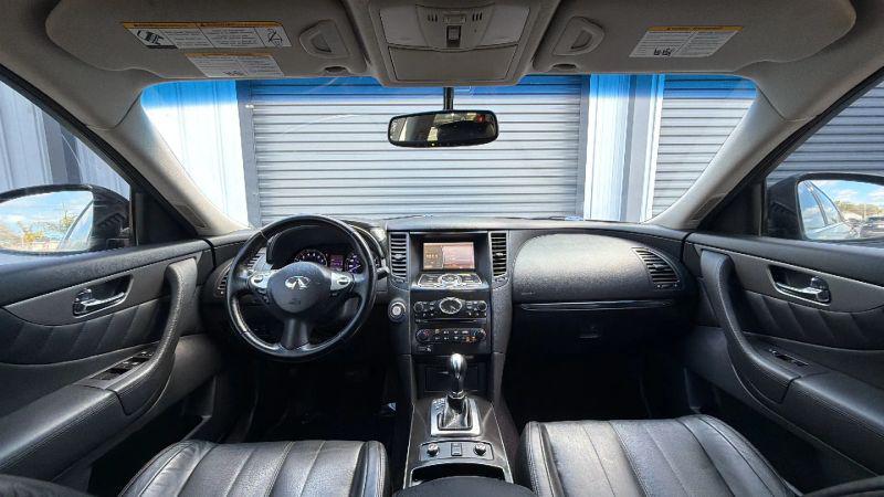 2017 INFINITI QX70 3.7