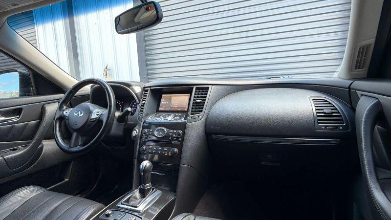 2017 INFINITI QX70 3.7
