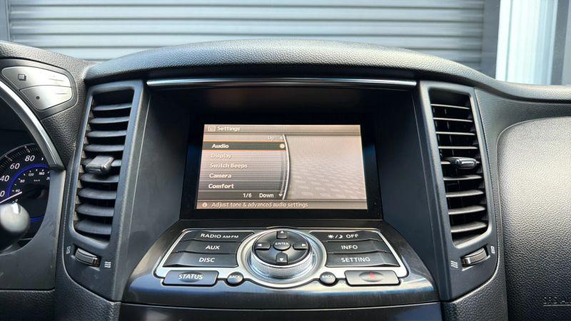 2017 INFINITI QX70 3.7