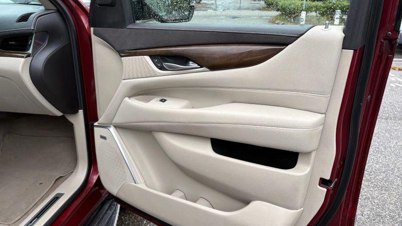 2019 Cadillac Escalade Luxury