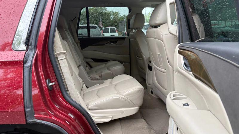 2019 Cadillac Escalade Luxury