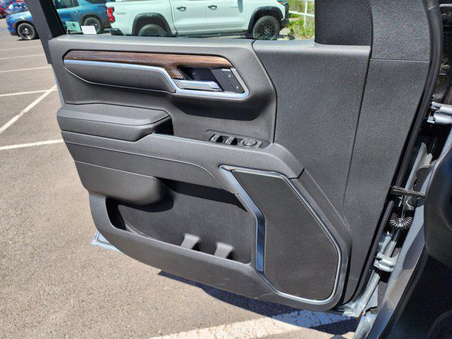 2026 Chevrolet Silverado 1500 4WD Crew Cab Standard Bed LT