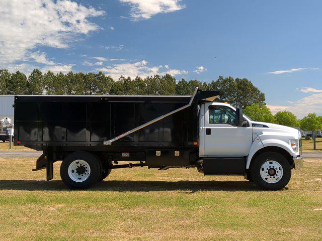 2027 Ford F-750 Base