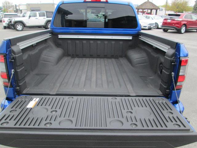 2025 Nissan Frontier Crew Cab SL 4x4
