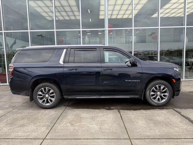 2022 Chevrolet Suburban 4WD LT