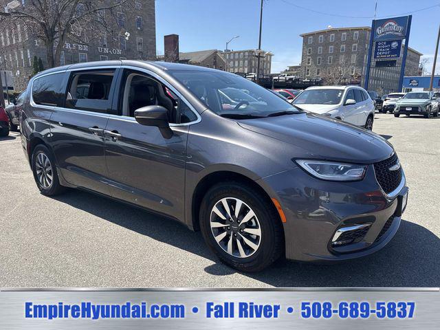 2023 Chrysler Pacifica Hybrid Touring L