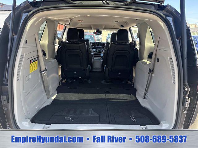 2023 Chrysler Pacifica Hybrid Touring L