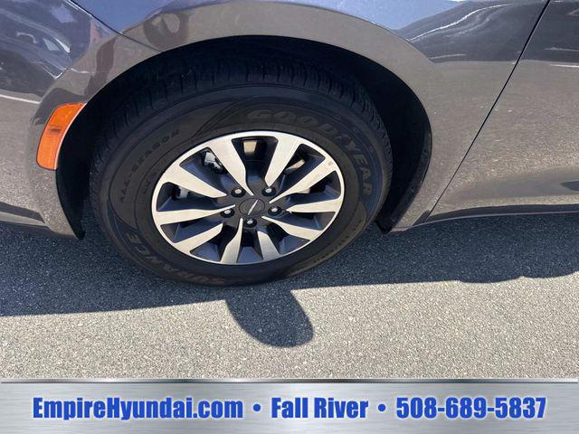 2023 Chrysler Pacifica Hybrid Touring L
