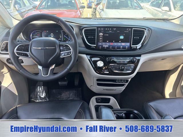 2023 Chrysler Pacifica Hybrid Touring L