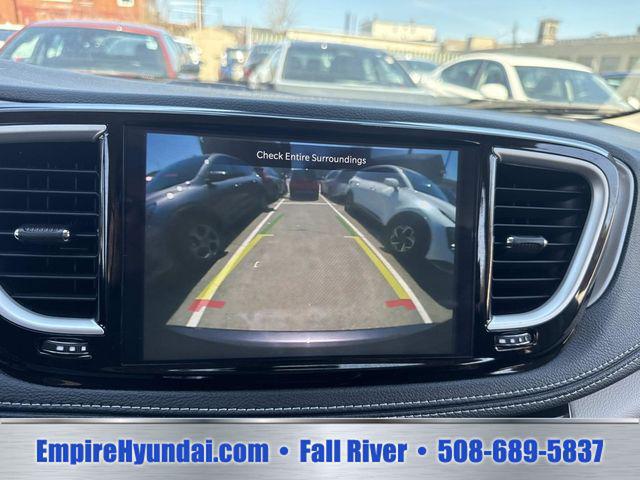 2023 Chrysler Pacifica Hybrid Touring L