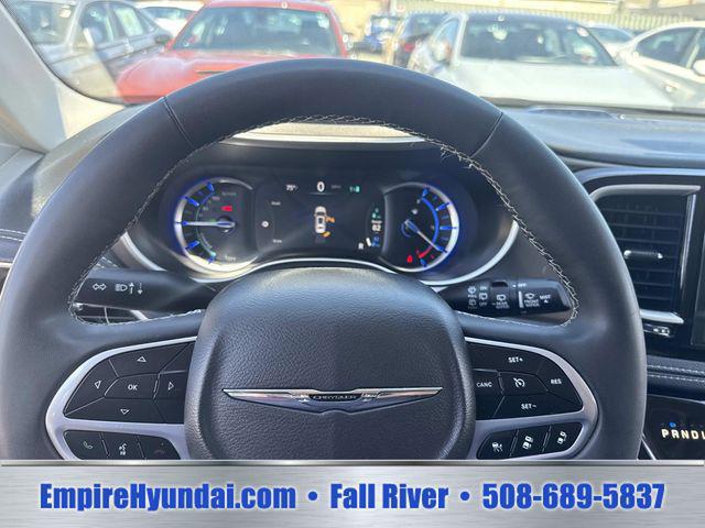 2023 Chrysler Pacifica Hybrid Touring L
