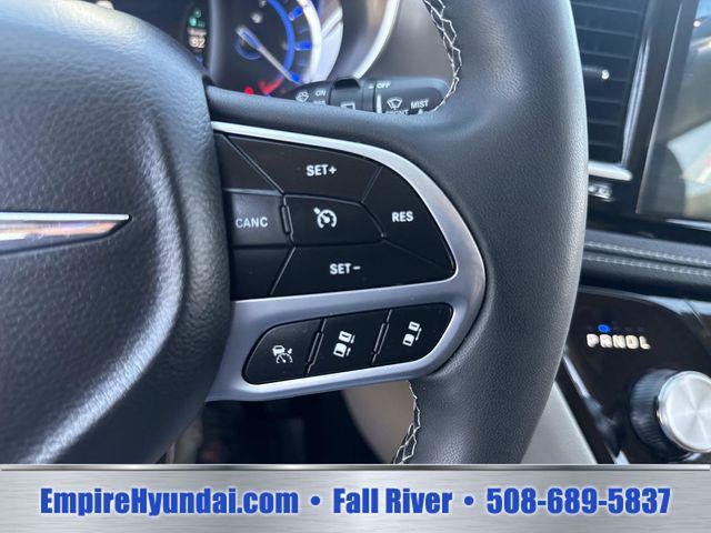 2023 Chrysler Pacifica Hybrid Touring L