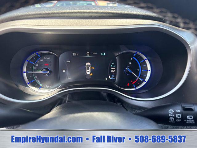2023 Chrysler Pacifica Hybrid Touring L