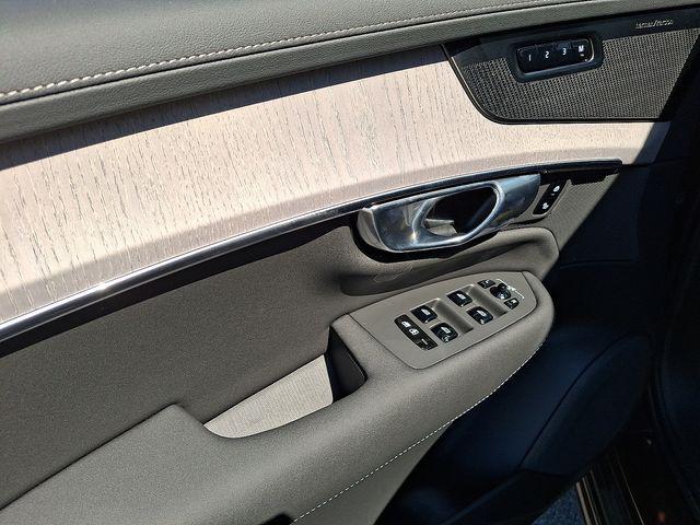 2026 Volvo XC90 Plug-In Hybrid Ultra, T8 AWD, Electric/Gasoline, Bright, 6 Seats