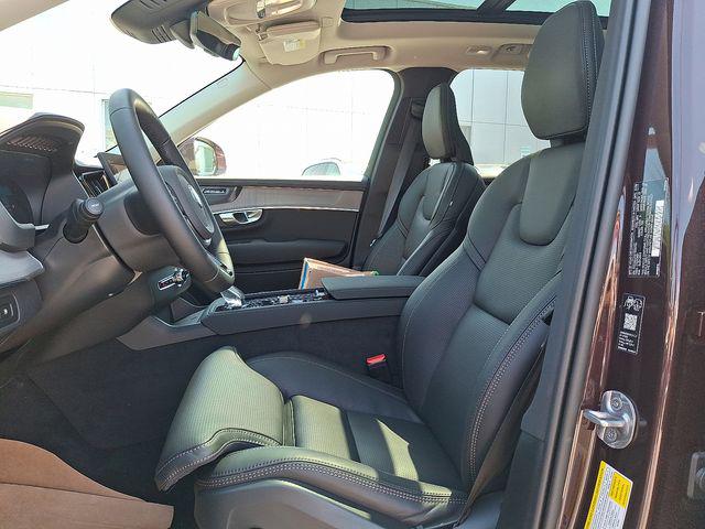 2026 Volvo XC90 Plug-In Hybrid Ultra, T8 AWD, Electric/Gasoline, Bright, 6 Seats