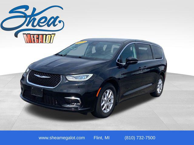 2024 Chrysler Pacifica Touring L for sale in Flint, MI