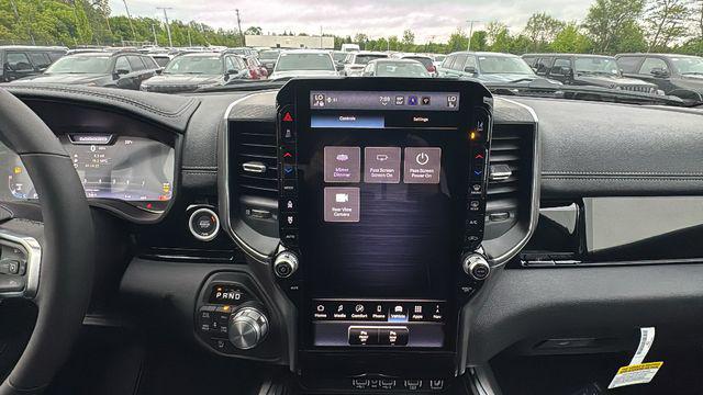 2026 Ram 1500 Laramie Crew Cab 4x4 5'7" Box